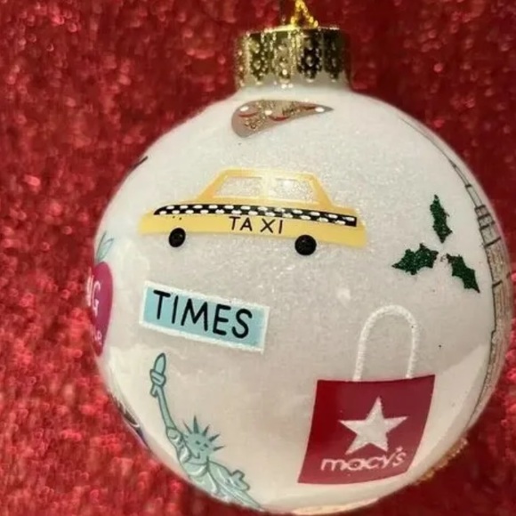 Holiday Lane New York Macy's NYC  Ball Ornament - Picture 3 of 6